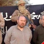 تنظيم القاعدة يوجه بياناً للشعب الفرنسي عامة وعائلات الرهائن الفرنسيين خاصة
